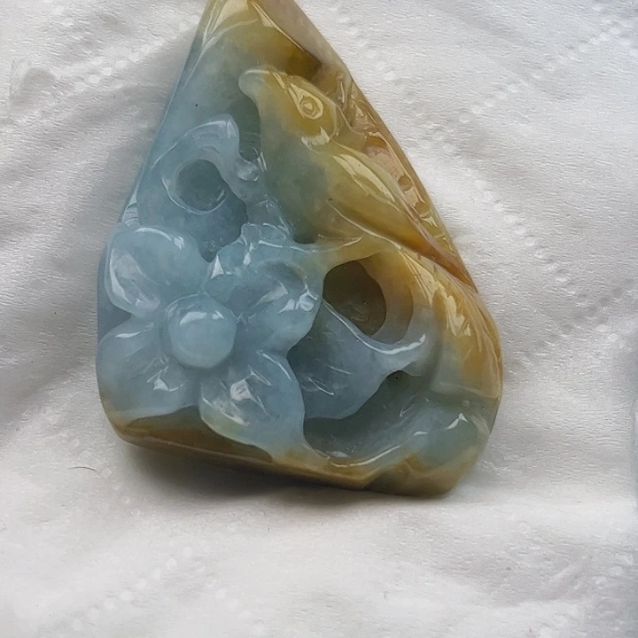 翡翠未镶嵌颈饰挂件