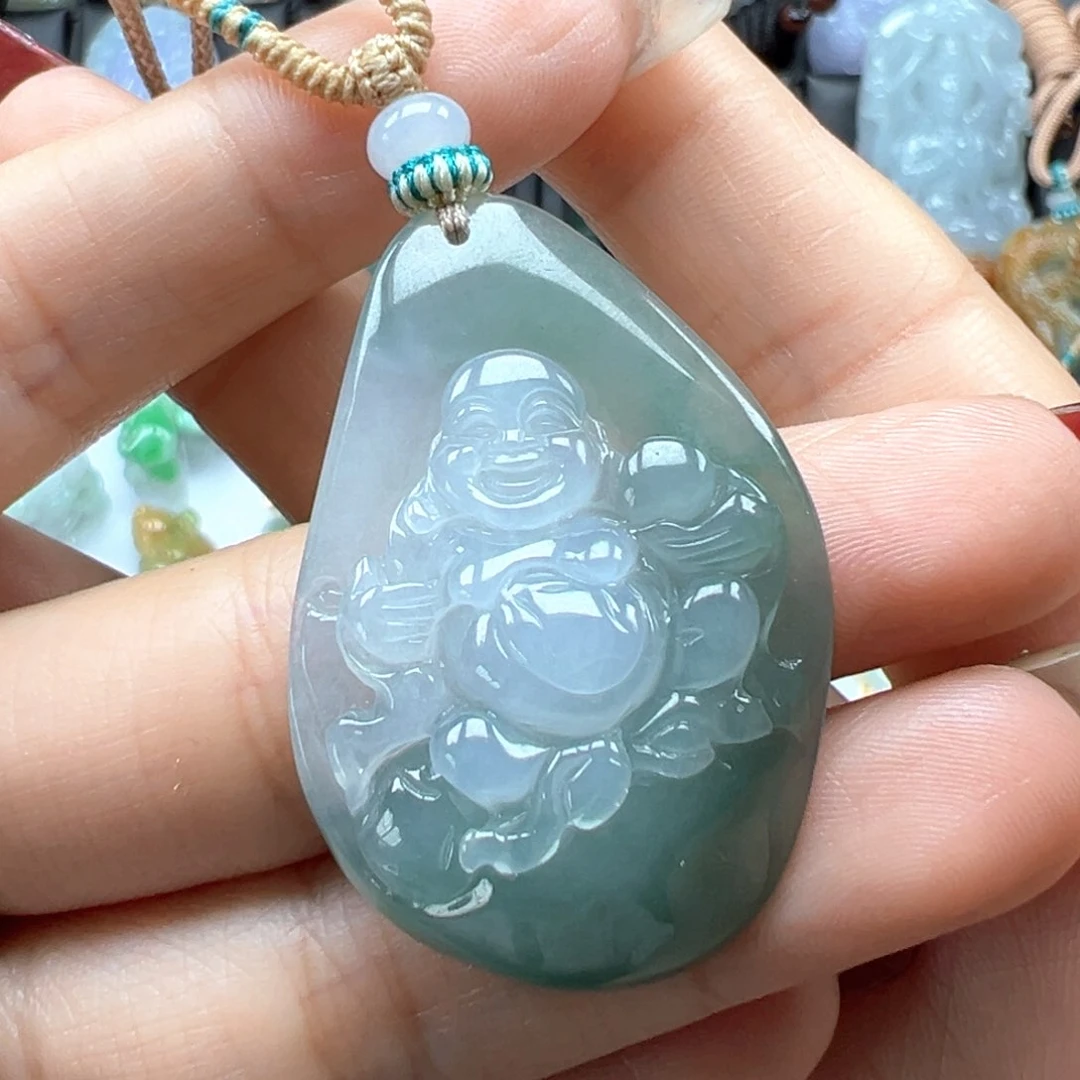 翡翠颈饰未镶嵌佛