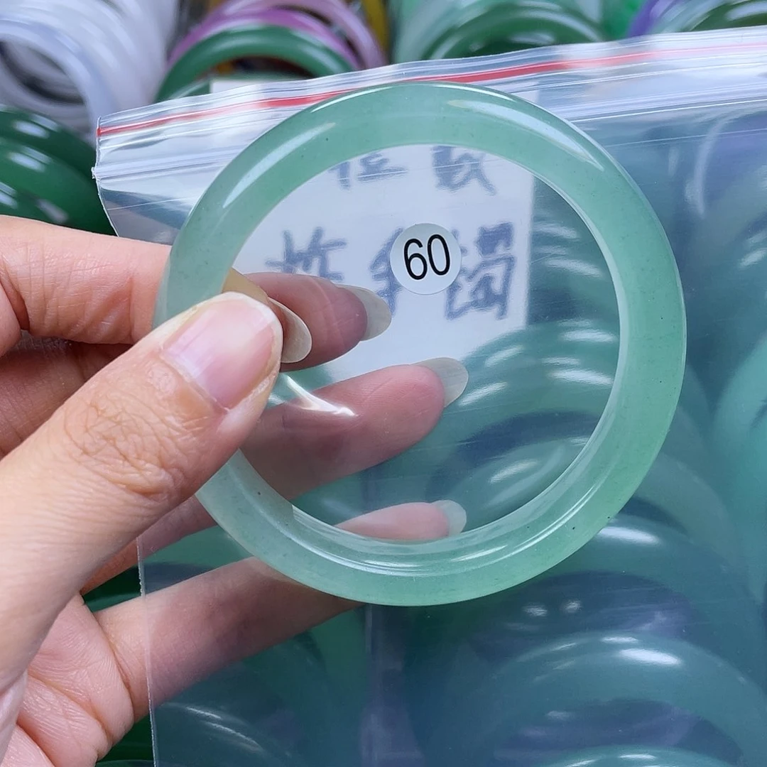【闪购商品】未镶嵌手镯石英岩玉5859