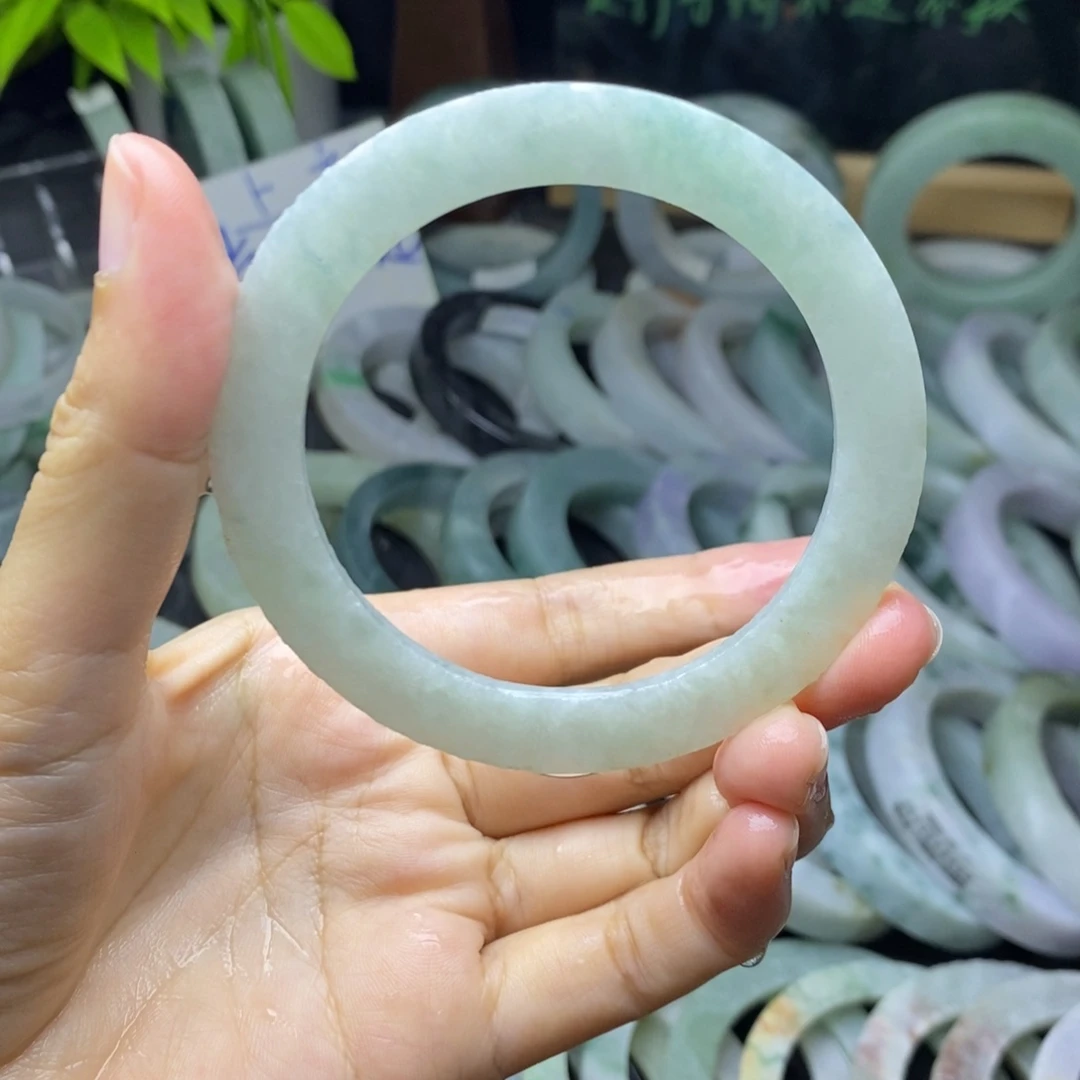 定制翡翠未镶嵌手镯