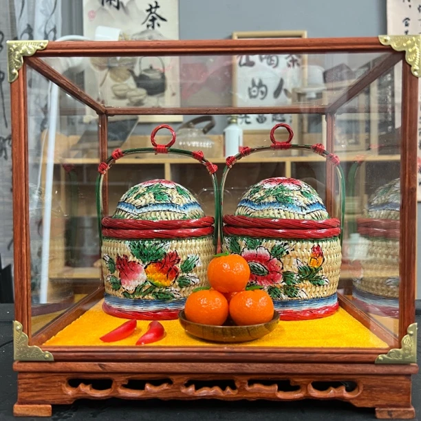 潮汕特色纯手工摆件尖盖10公分口径花篮一对含玻璃罩25✖️20✖️20cm