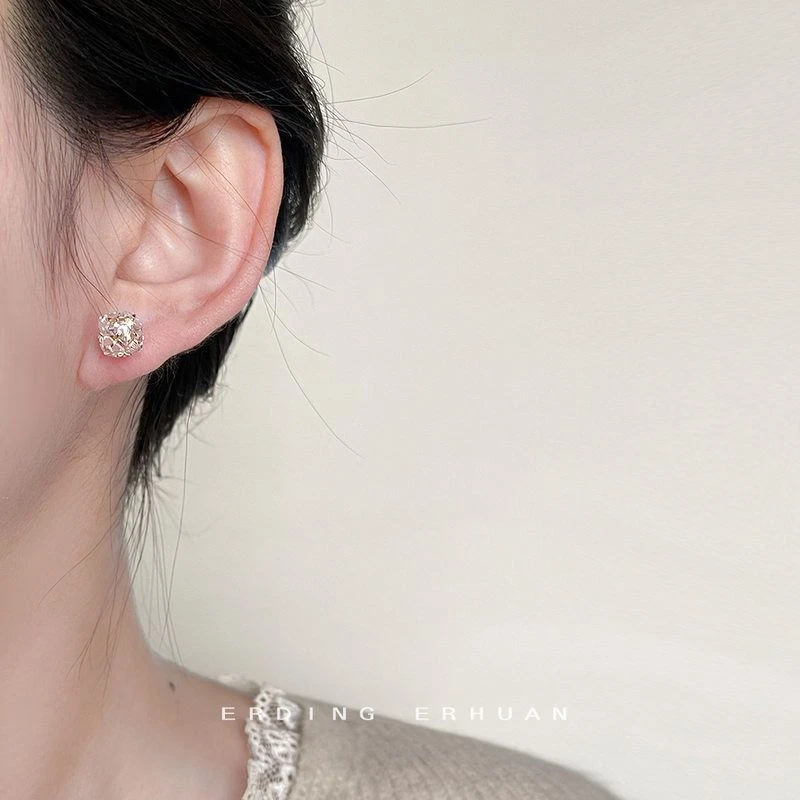 黄铜锆石耳饰 实物很闪立体多面锆石高级感轻奢风小众简约耳饰