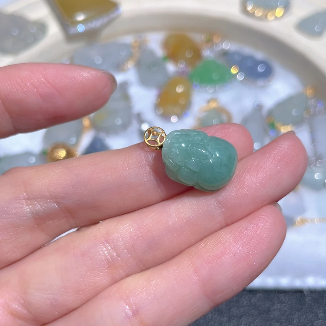 翡翠颈饰18K金镶嵌翡翠