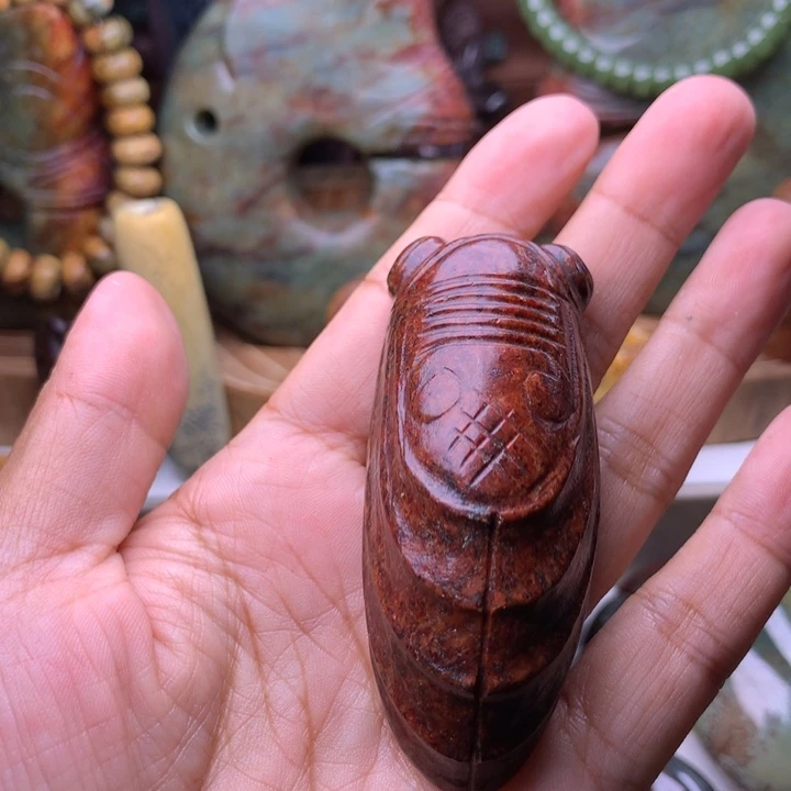 未镶嵌岫岩河磨玉（透闪石质玉）把件