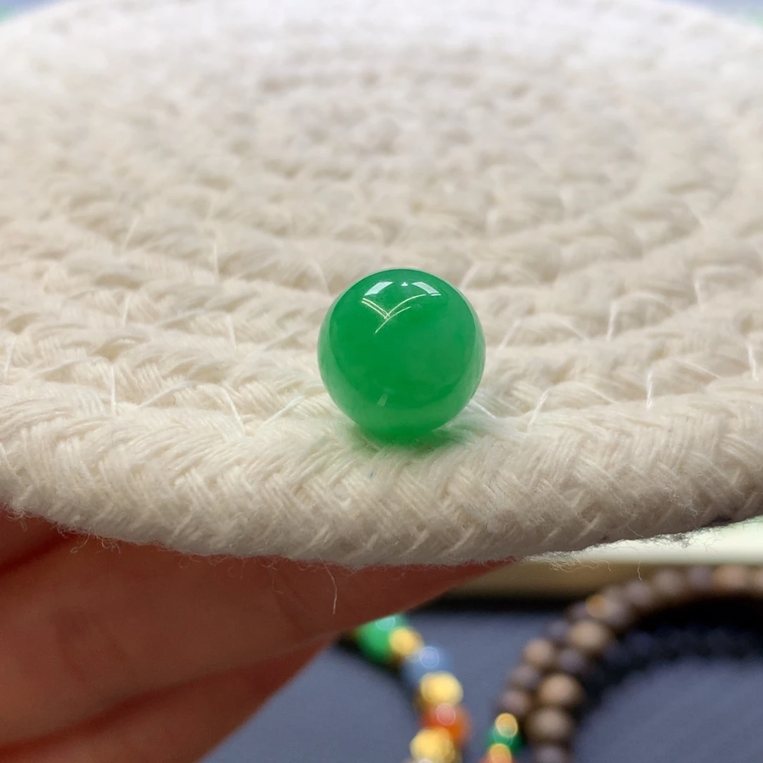 定制翡翠未镶嵌 毛货抛光定制 阳绿 卡10.8 yu