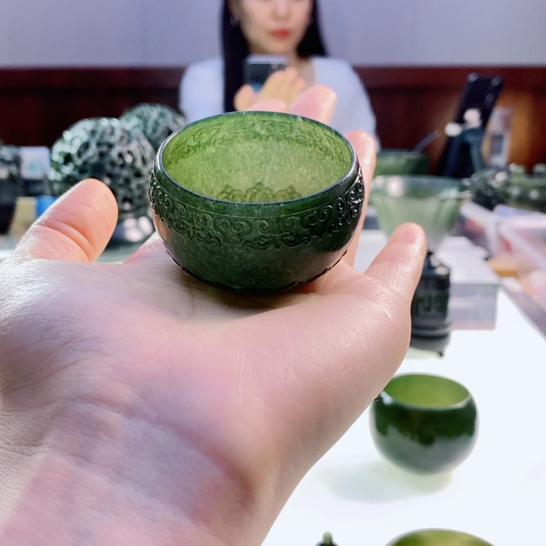未镶嵌和田玉（青玉）摆件