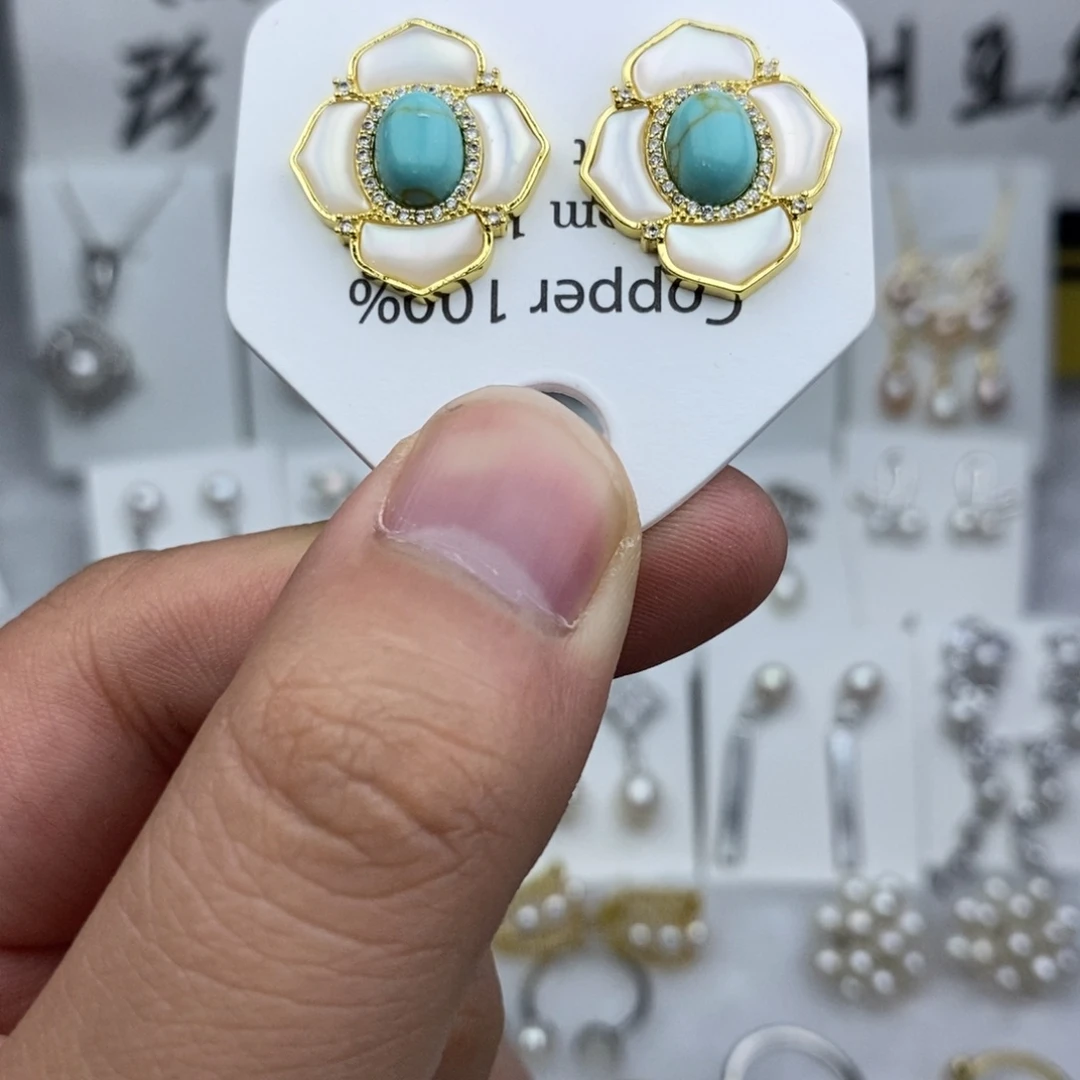 淡水珍珠耳饰未镶嵌