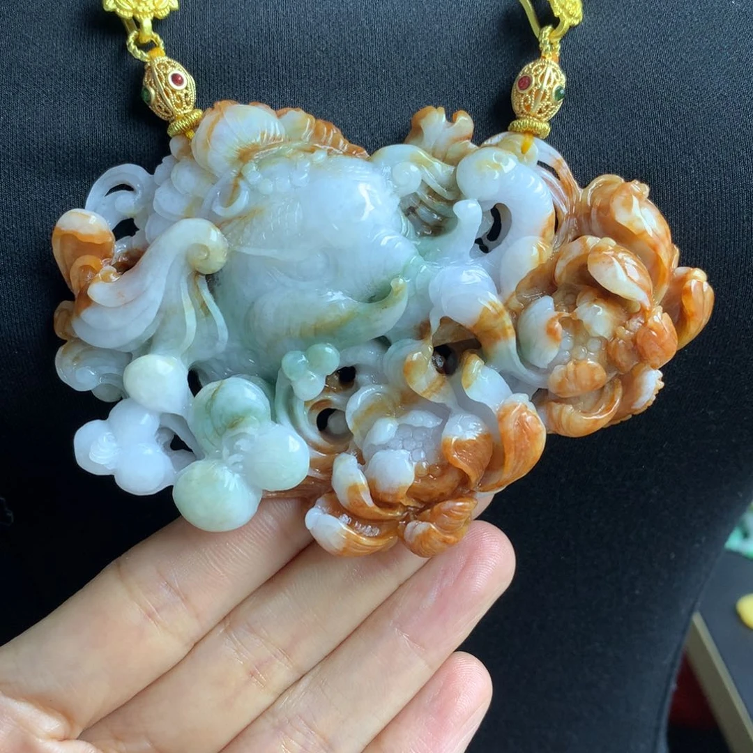 翡翠颈饰未镶嵌翡翠