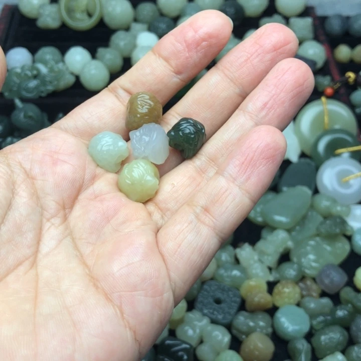 【闪购商品】和田玉未镶嵌颈饰大**子