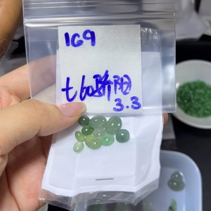 【闪购商品】定制翡翠未镶嵌骄**花不退换