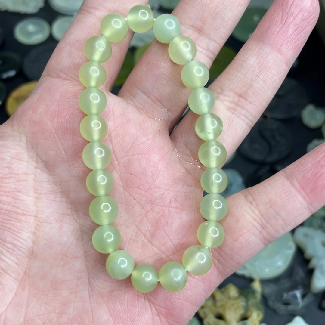 岫玉未镶嵌颈饰手串