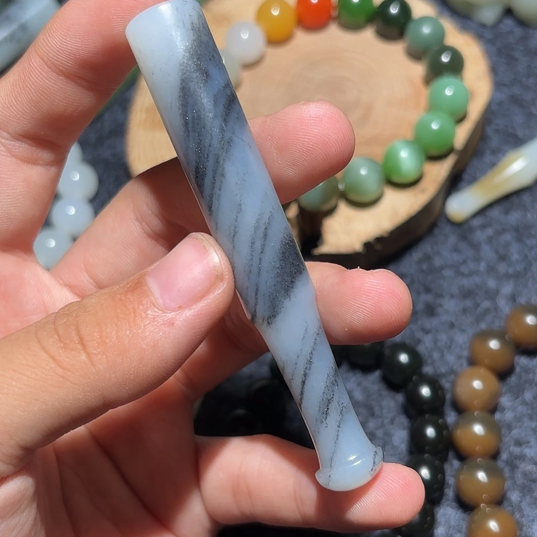 刘***）和田玉未镶嵌手链