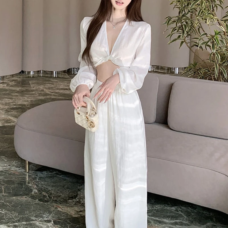 白色显瘦气质套装韩系复古阔腿裤高腰短款上衣春秋季两件套