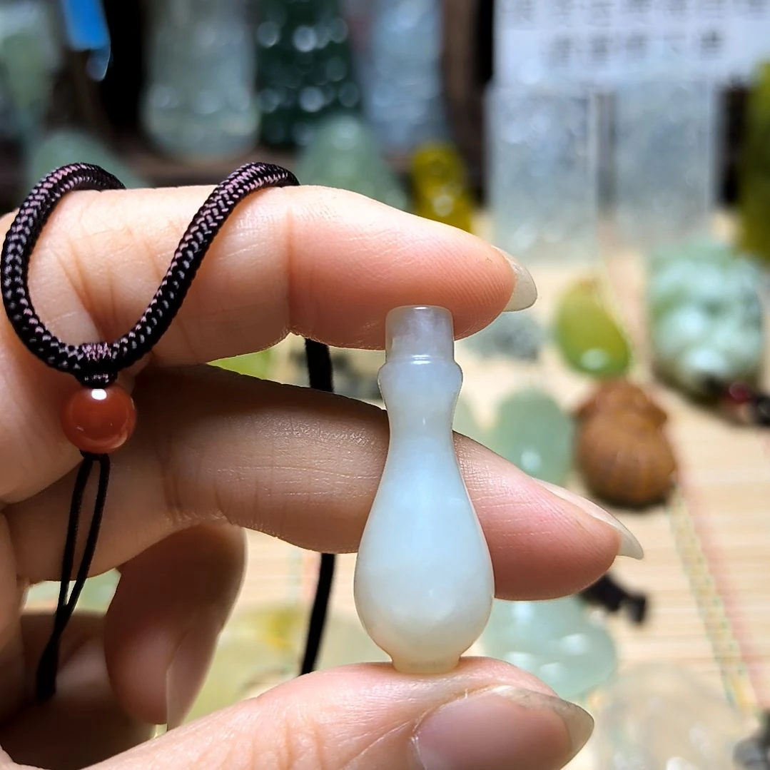 Q***.岫玉未镶嵌吊坠(不含链)