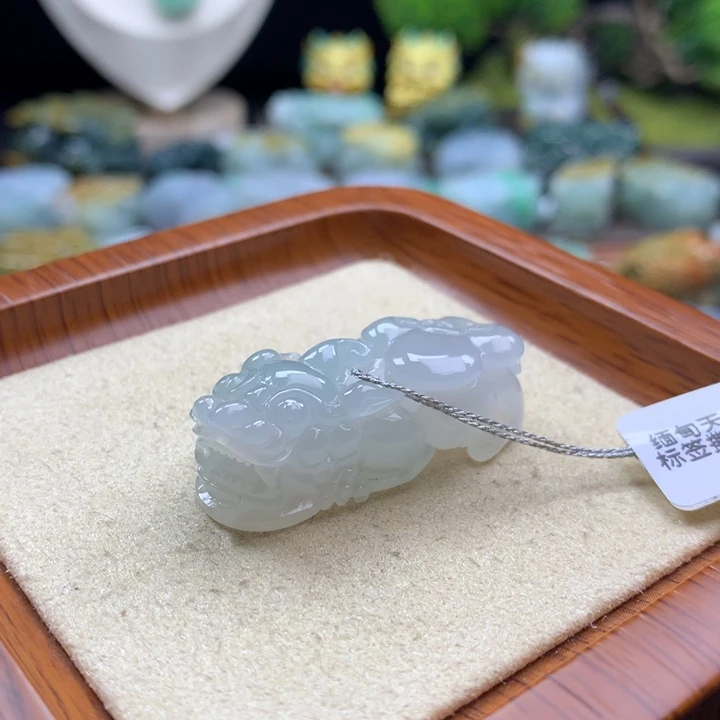 翡翠未镶嵌颈饰貔貅6