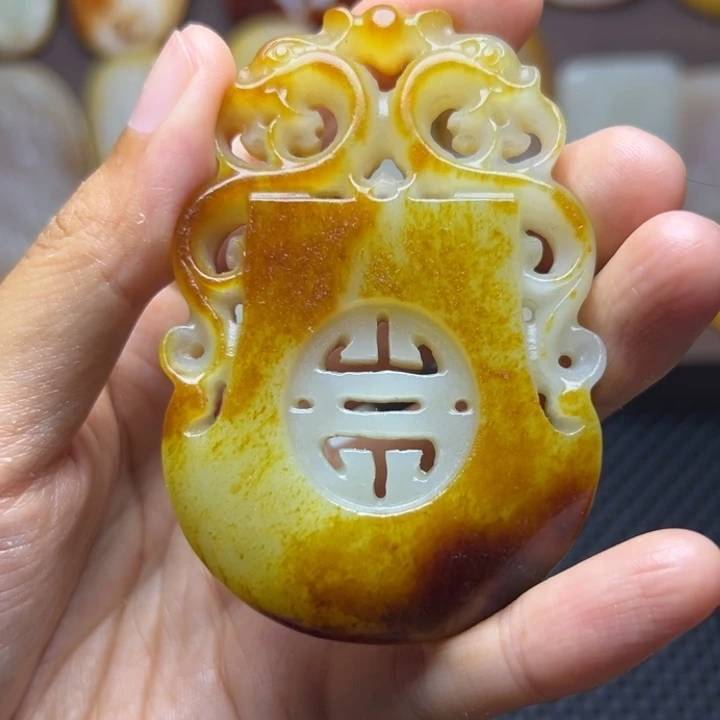 颈饰未镶嵌和田玉