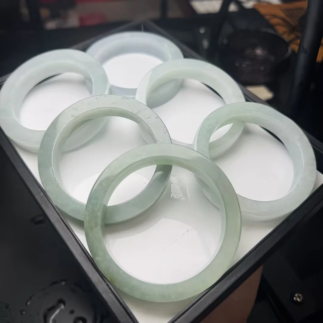 天然A货翡翠毛胚定制手镯（多样 性发一条）