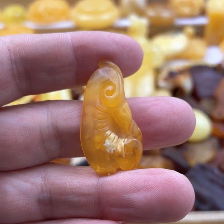 蜜蜡手串未镶嵌吊坠