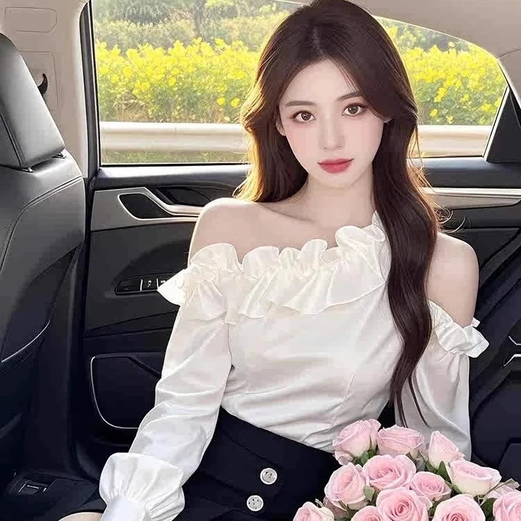 白色高级感轻奢露肩长袖衬衫女装早秋设计感独特漂亮好看减龄上衣