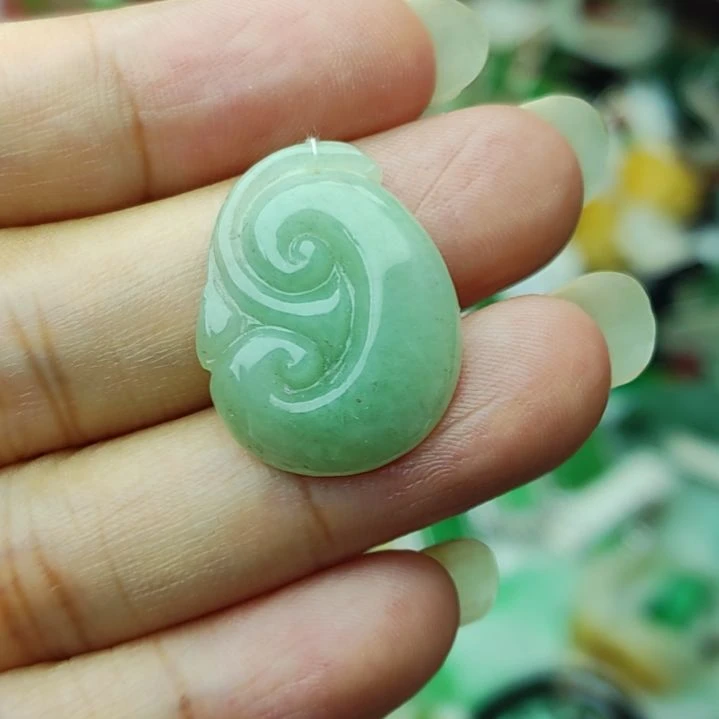 翡翠未镶嵌颈饰36