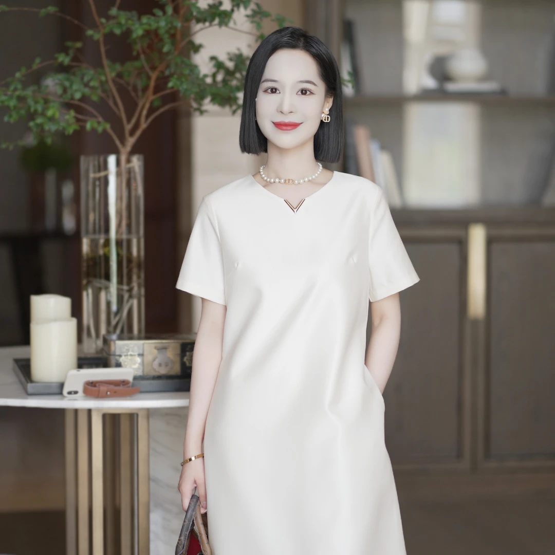 罗美拉 夏季新款法式优雅赫本风极简金属V标连衣裙#717