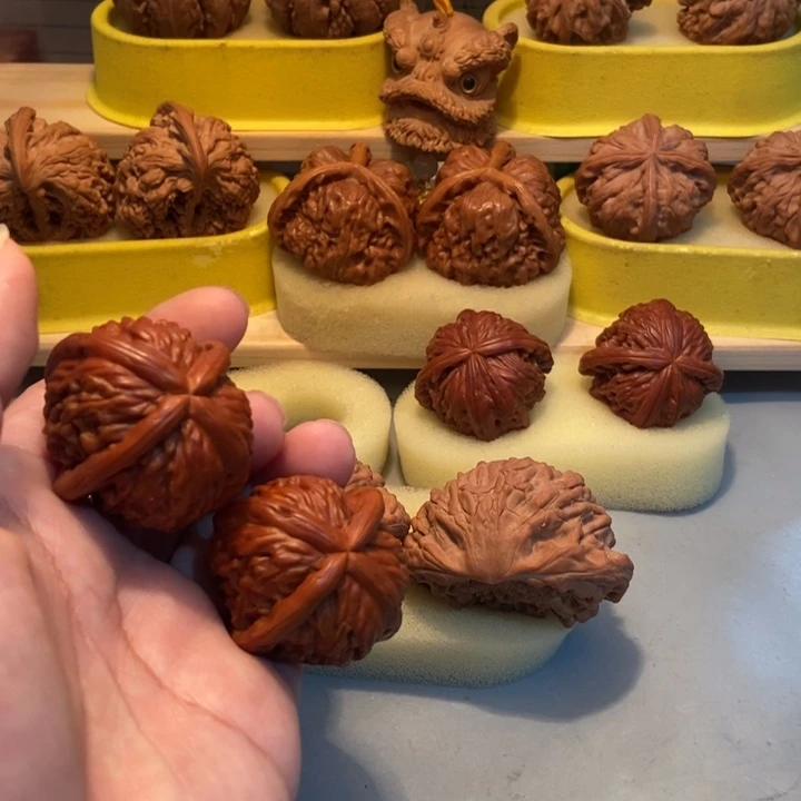 把件文玩核桃刘*一momomomowy