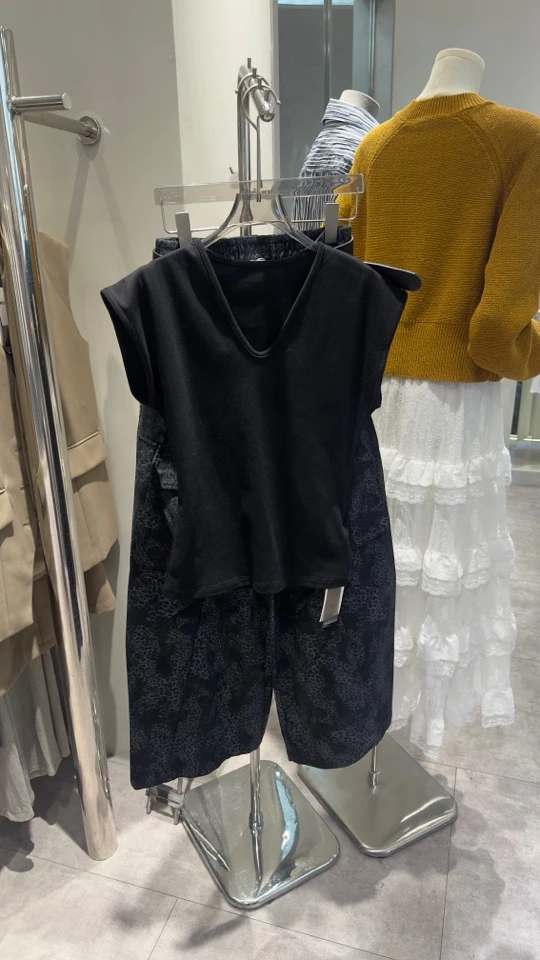 气质V领百搭短袖衬衫女小众设计感优雅灵动