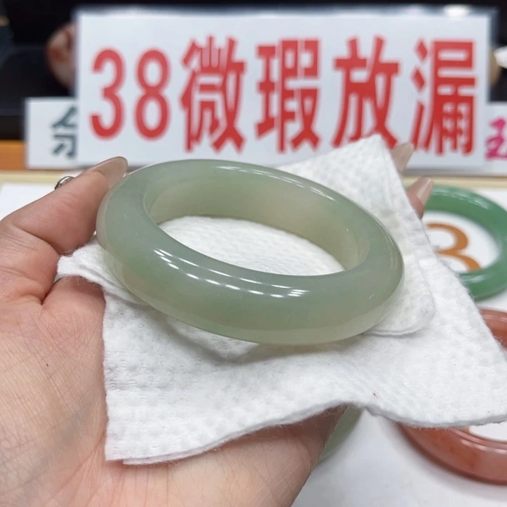 未镶嵌手镯石英质玉故*