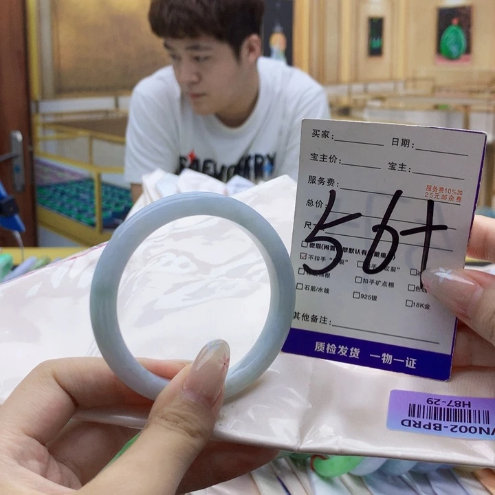 翡翠未镶嵌手镯000……
