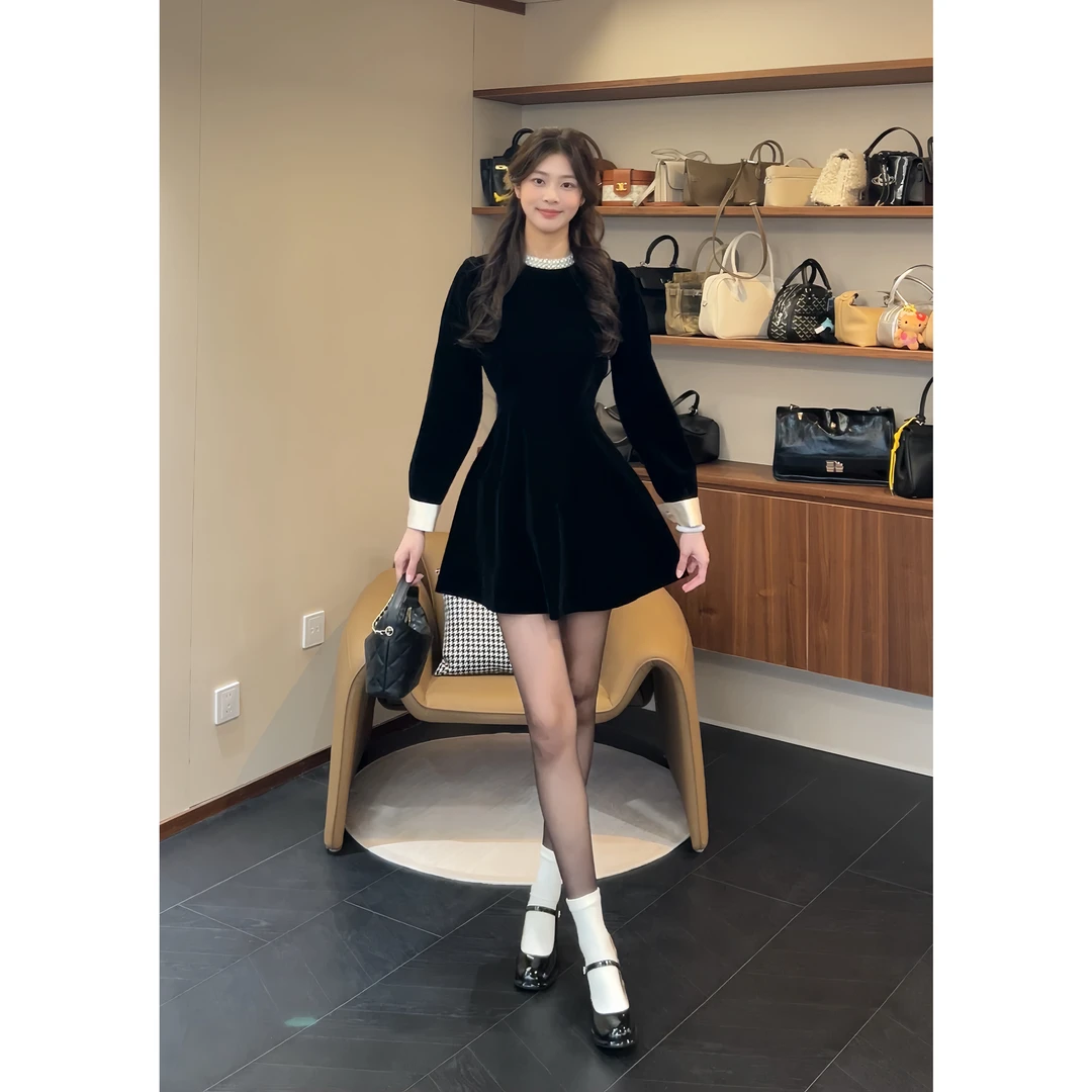 RICHINCHEESE 顶流千金 气质显瘦收腰法式秋冬优雅珍珠丝绒连衣裙