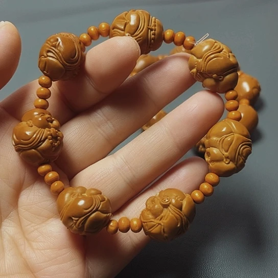 微瑕，胖弥勒，橄榄核雕