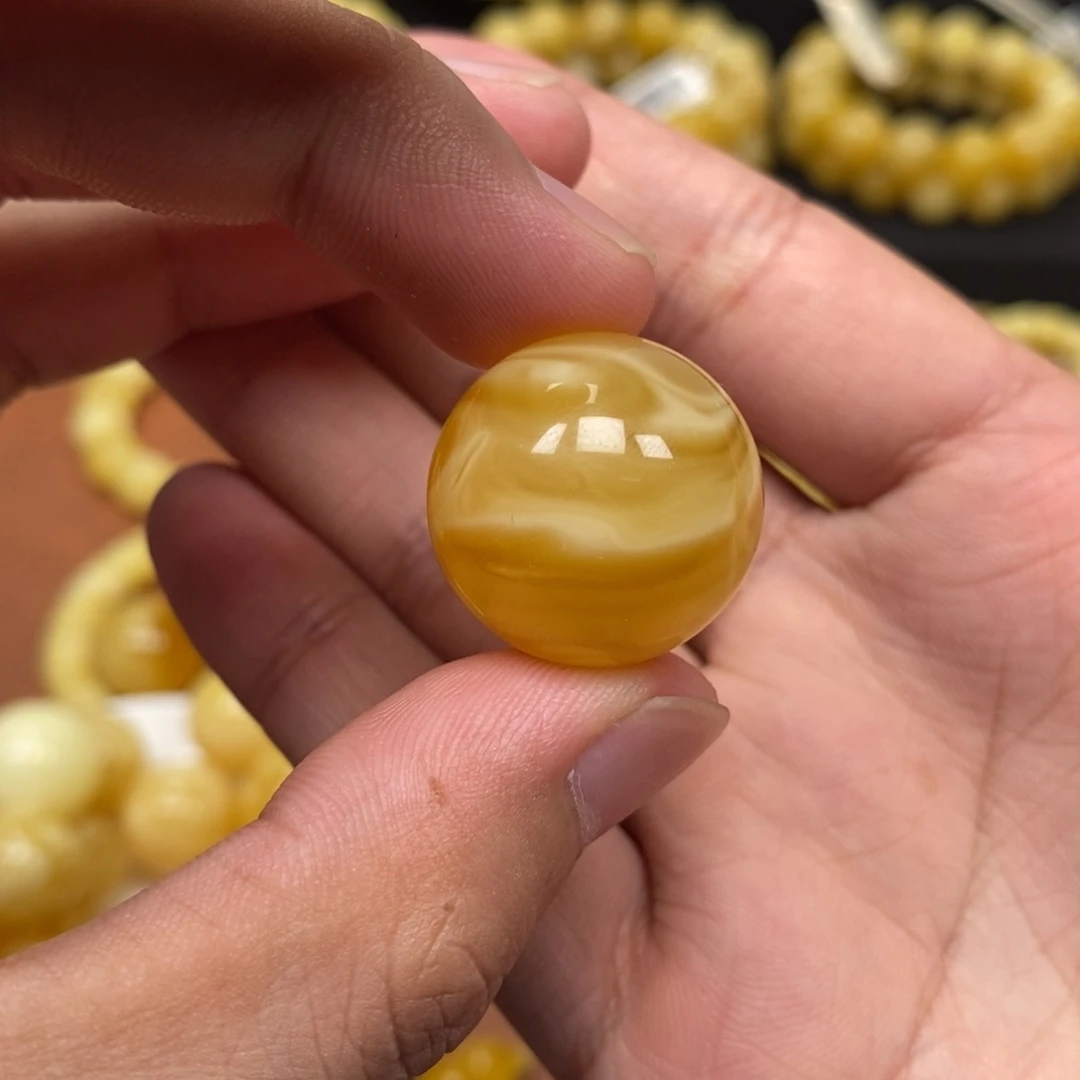 未镶嵌琥珀裸石21.9尺寸