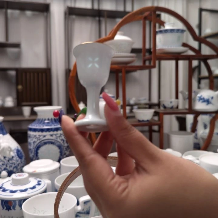 陶瓷青釉玲珑二钱小酒杯四只装