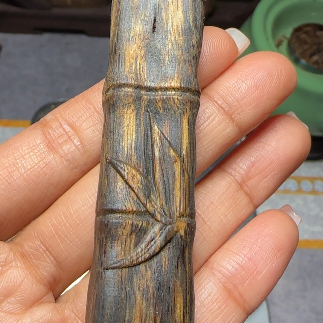 树脂制品D*卫乌身雕刻