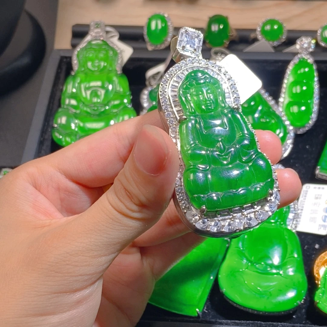 吊坠(不含链)未镶嵌翡翠