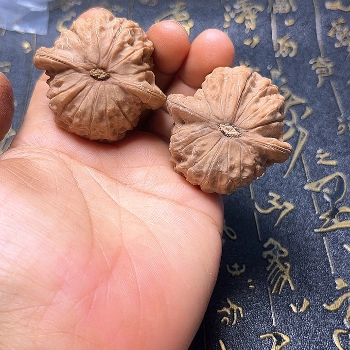 把件文玩核桃血麒麟