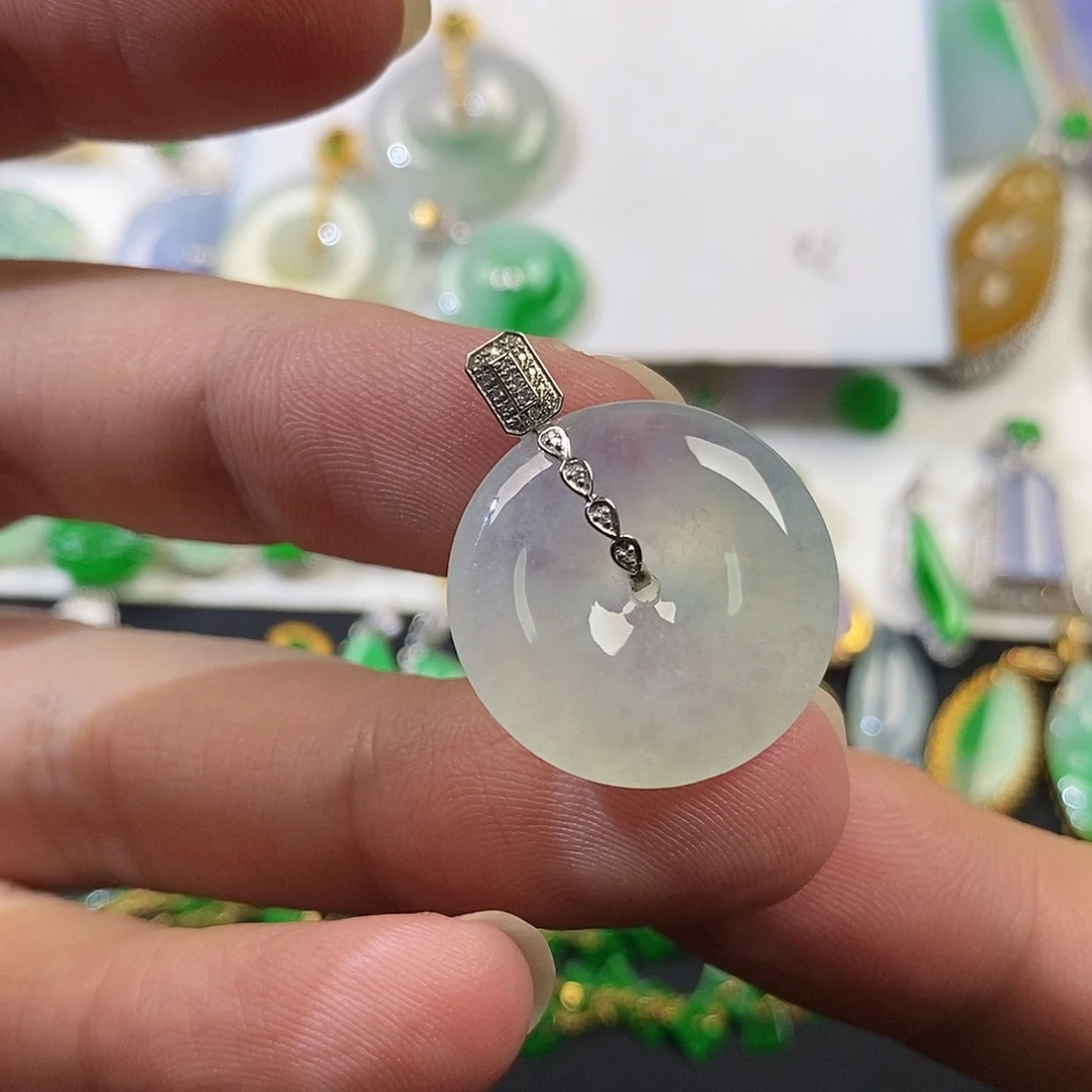 冬***雪翡翠18K金镶嵌颈饰翡翠