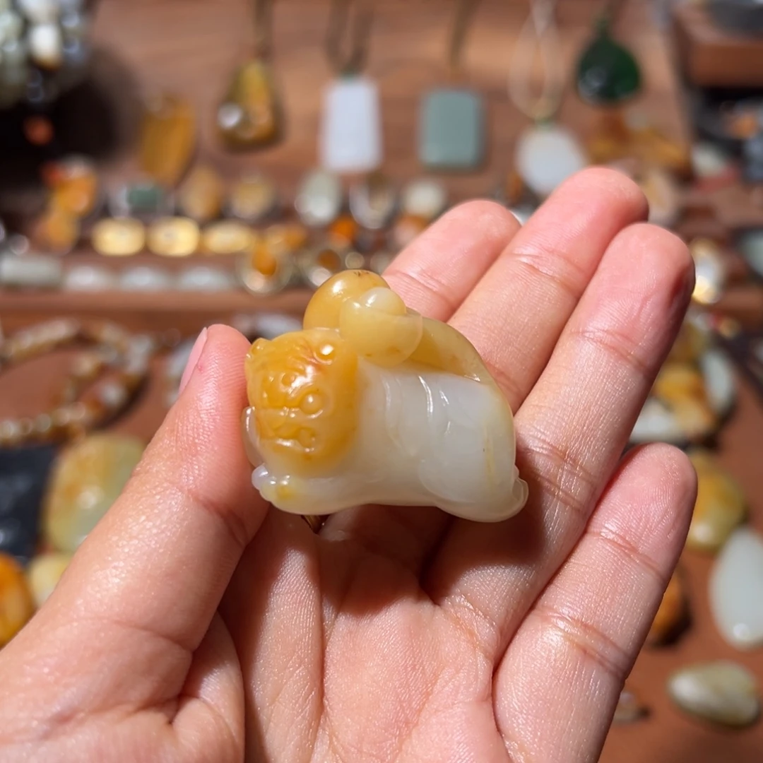 和田玉未镶嵌颈饰