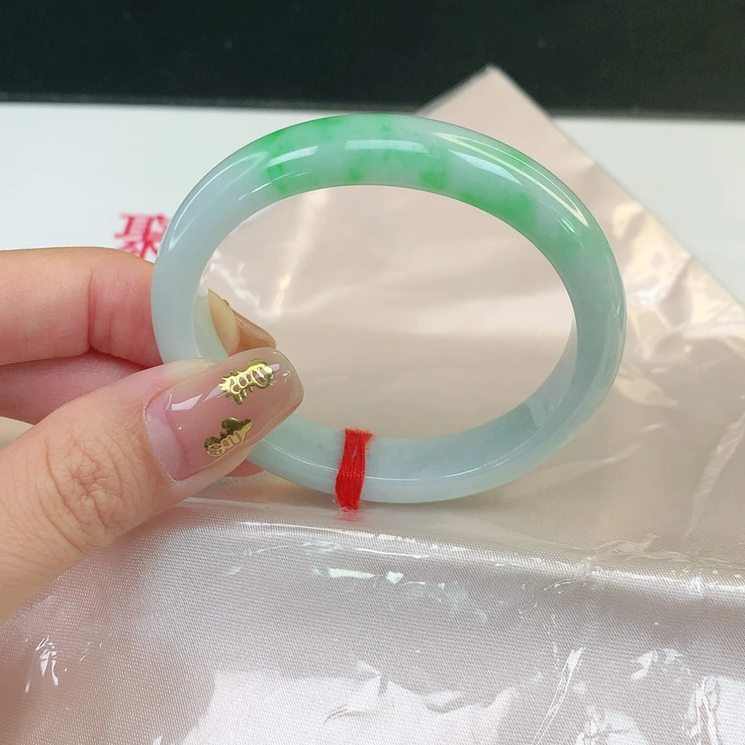 翡翠手镯未镶嵌贵妃50戴