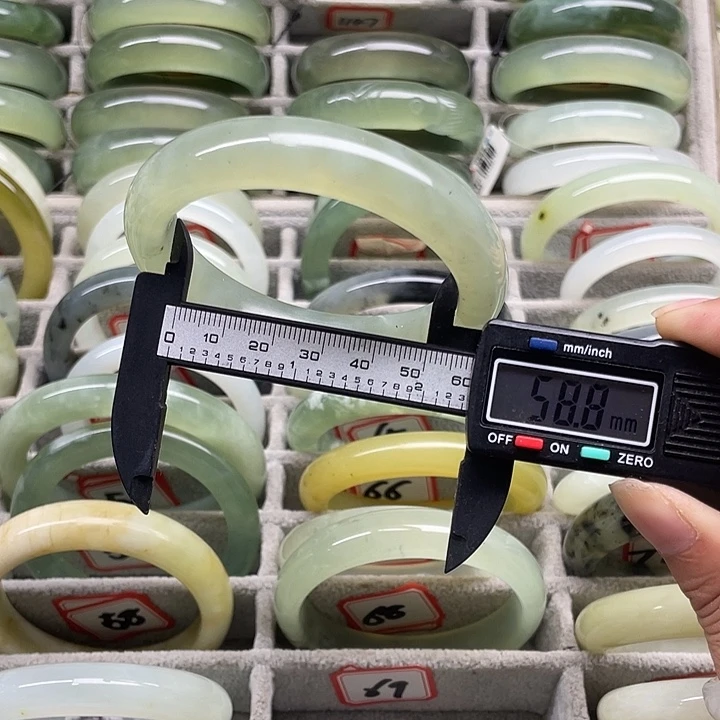 未镶嵌蛇纹石玉手镯69