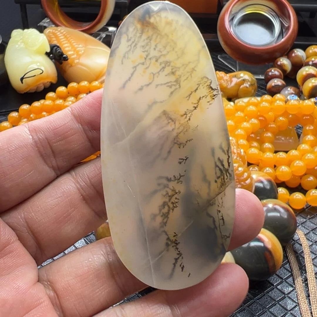 石英质玉未镶嵌颈饰