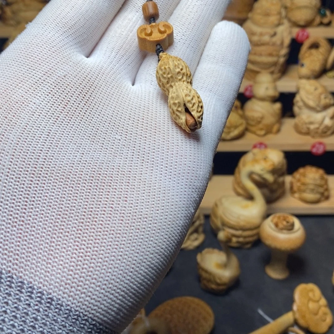 竹竹根雕小花生挂件