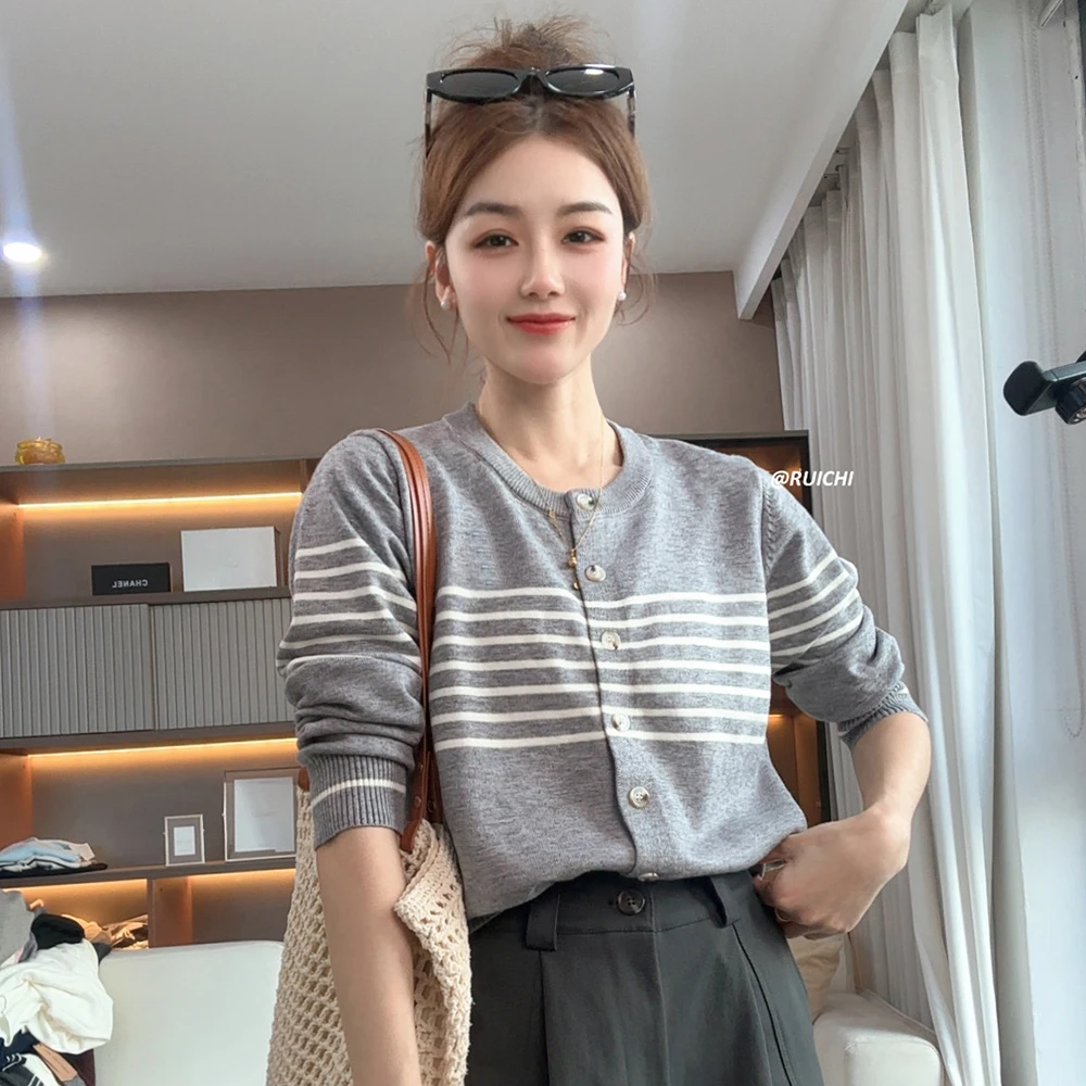 2025早秋新款小马刺绣条纹长袖薄款针织开衫高级感韩系显瘦上衣女