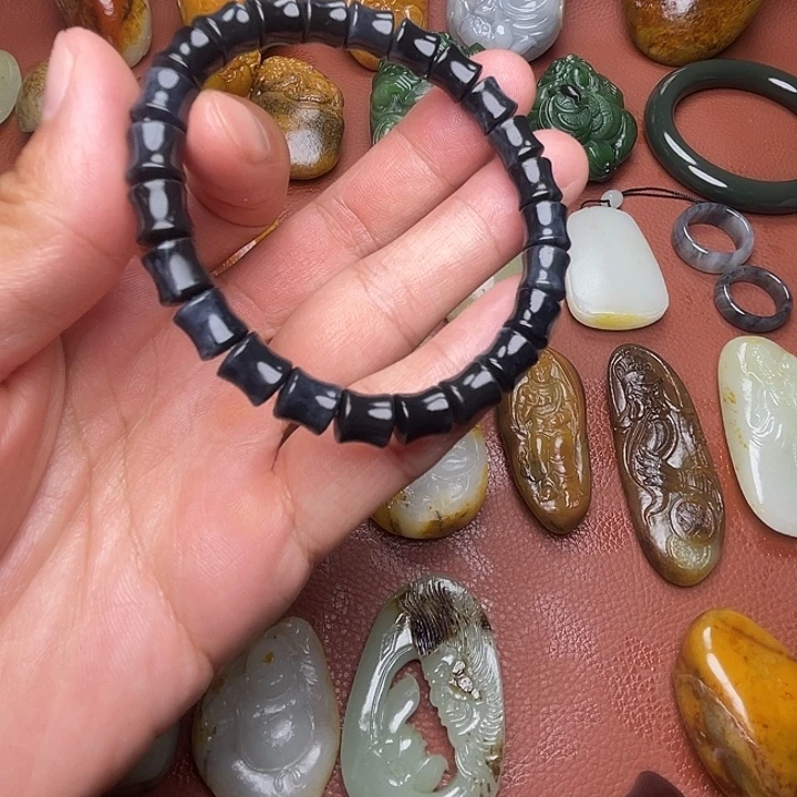 和田玉（糖玉）未镶嵌颈饰