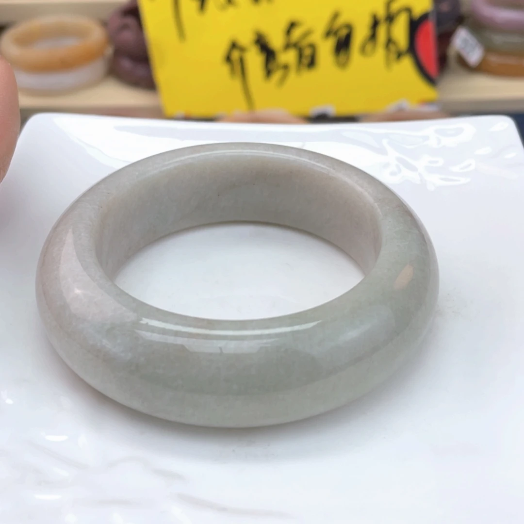 【闪购商品】石英质玉手镯未镶嵌