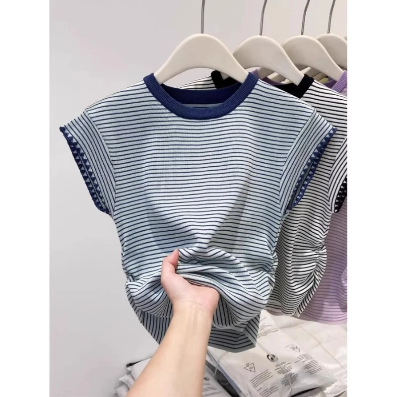 是真的有被韩住！很有港风味道的复古条纹正肩小飞袖上衣女夏新款