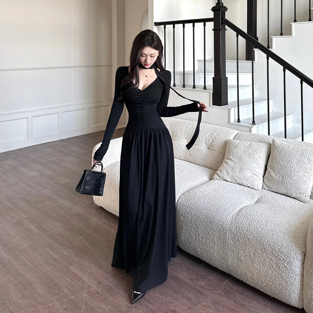 运补6-8赫本风黑色气质遮胯V领连衣裙女高级感纯欲风显瘦内搭长裙