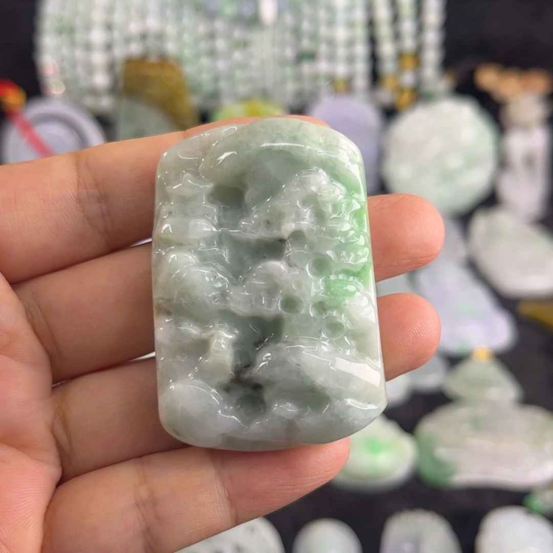 翡翠未镶嵌吊坠(不含链)瑕疵