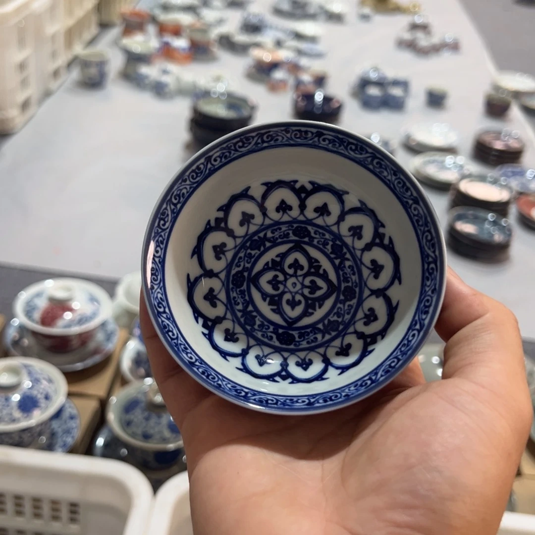 白青花宝相纹普洱杯全