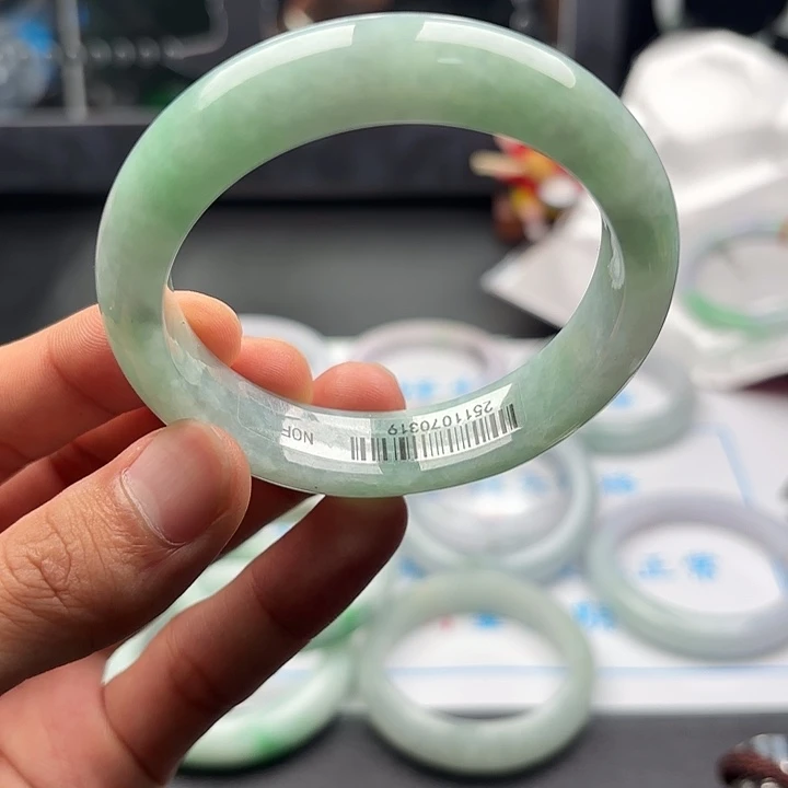 翡翠未镶嵌手镯5657x5 72